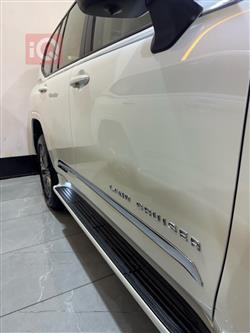 تۆیۆتا لاند کروزەر